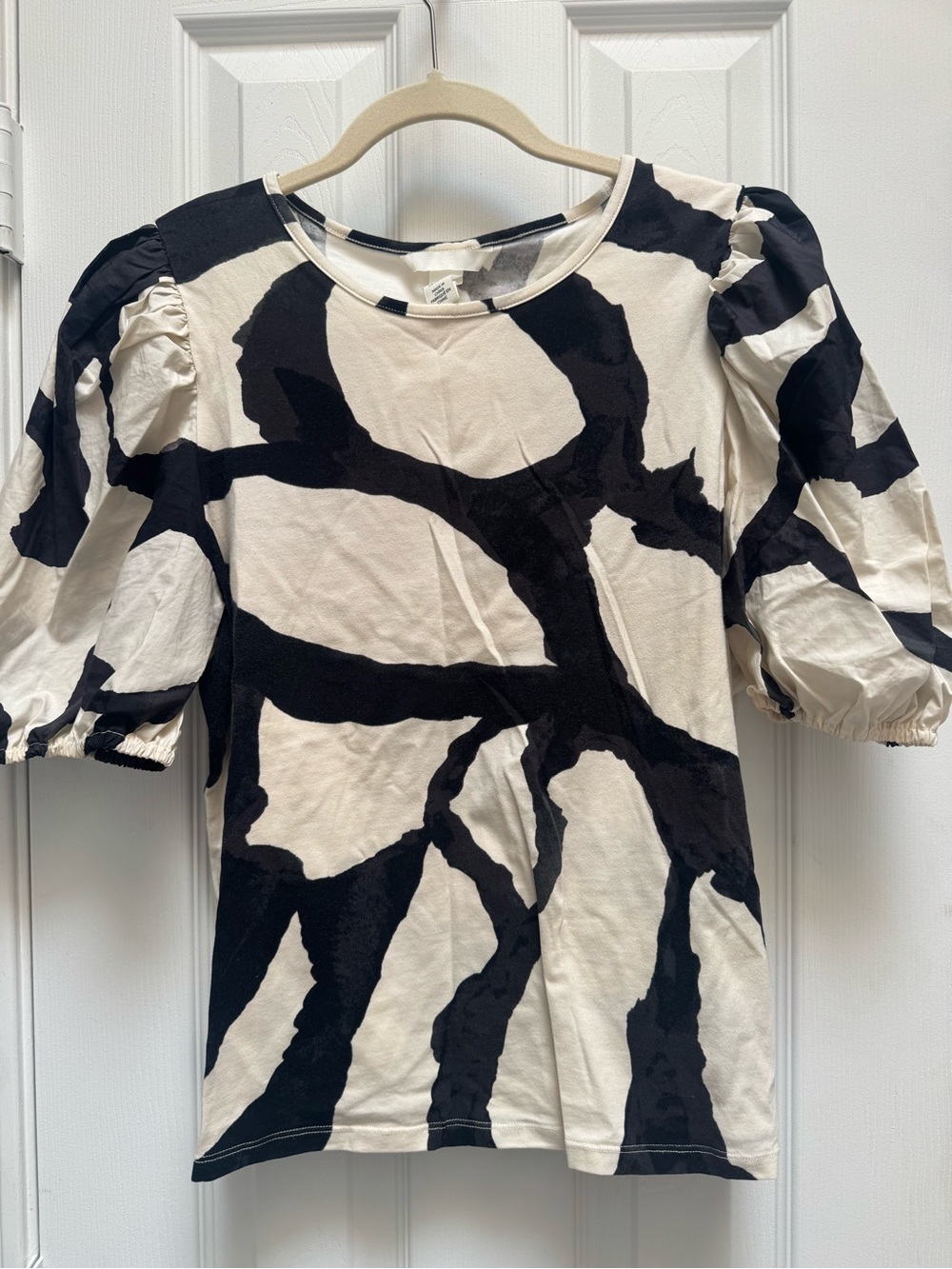 H&M Womens Black & Cream Puff Sleeve Printed Top